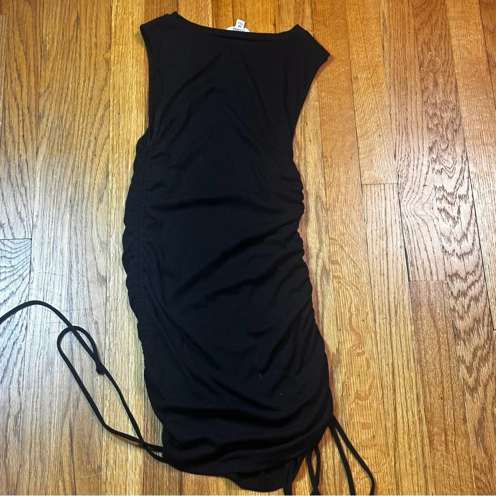 BB Dakota Black Asymmetrical Bodycon Dress Womens size M Ruched Summer Party - Picture 2 of 6